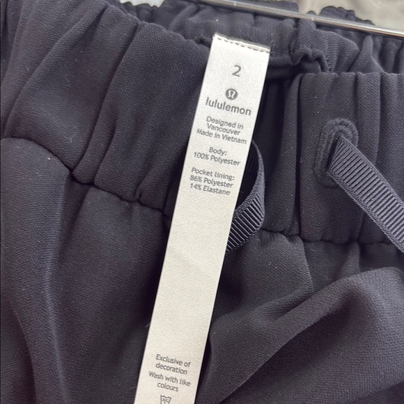 Lululemon Size 2 On the fly skirt Black NWT Medium Rise - Picture 6 of 6